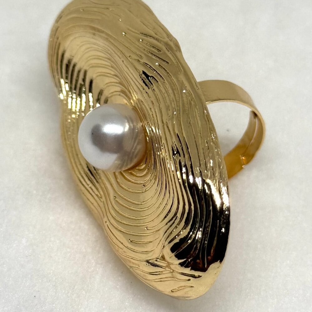 Huge gold tone ring with imitation pearl, adjustable size, NWOT